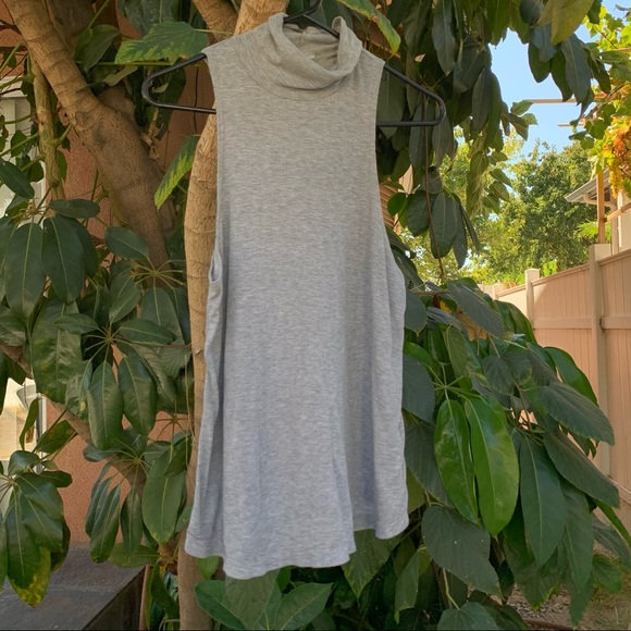 Free people grey ribbed turtleneck oversized tank top! - Picture 2 of 5